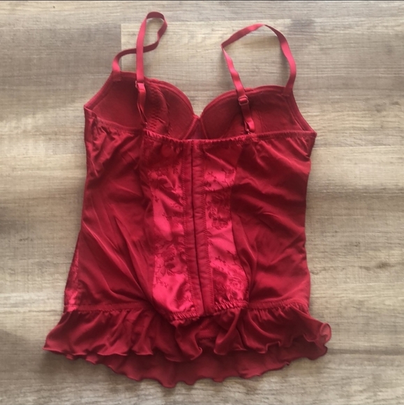 Red sexy bustier - Picture 2 of 4